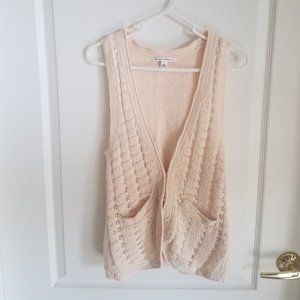 Banana Republic Lightwweight Sweater Vest SizeS  Cream Open Knit Beachy Coastal
